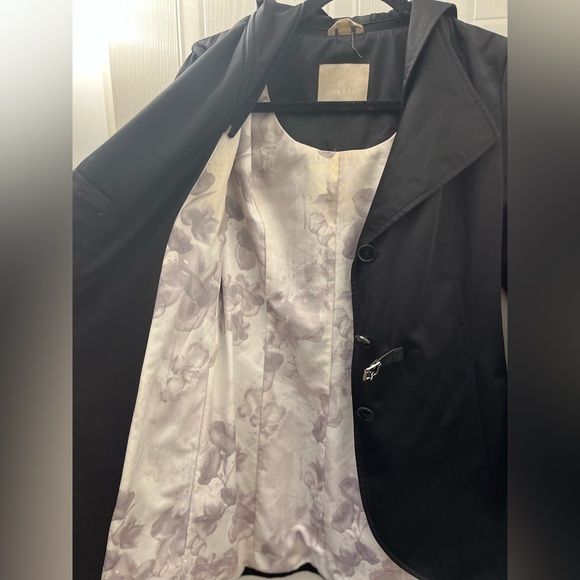 SOIA & KYO Black Jacket W/ Floral-Print lining - Picture 6 of 6